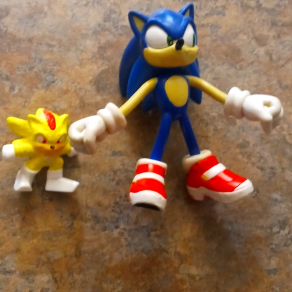 the Hedgehog Blue Action Figure with Yellow Accent - Kids Toys set of #2
